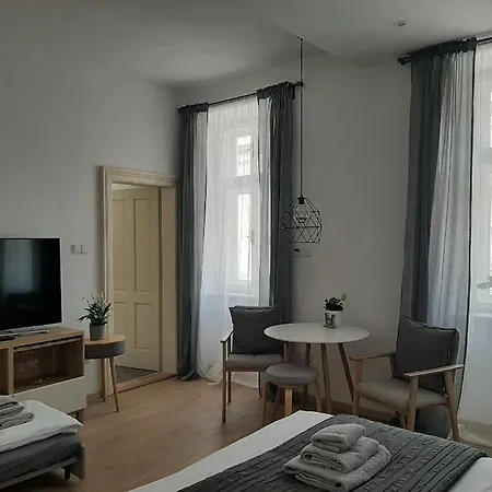 Apartmany Vienna Mikulov Buitenkant foto