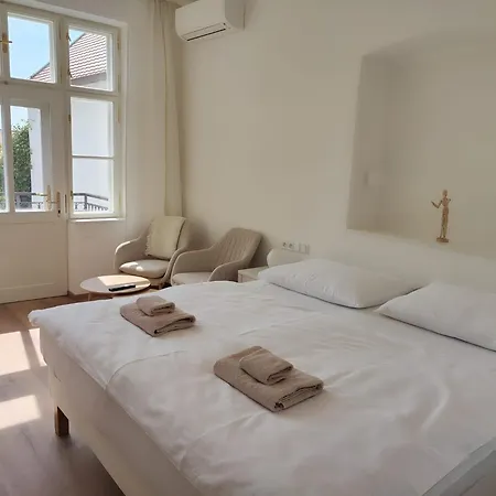 Apartmany Vienna Mikulov Buitenkant foto