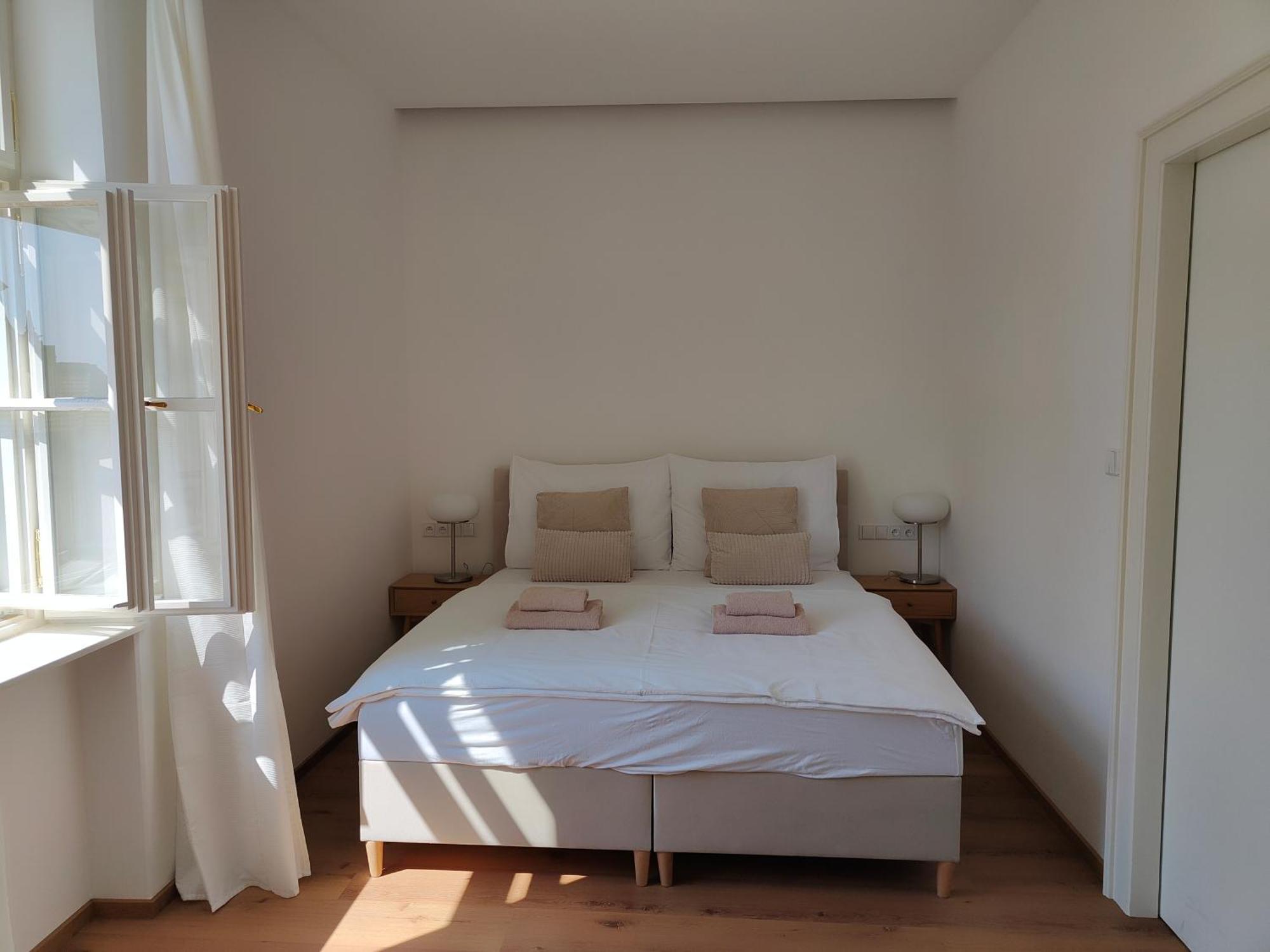 Vienna Homestay *